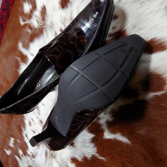 Fabulous Croc look Leather Heels - Picture 3 of 5